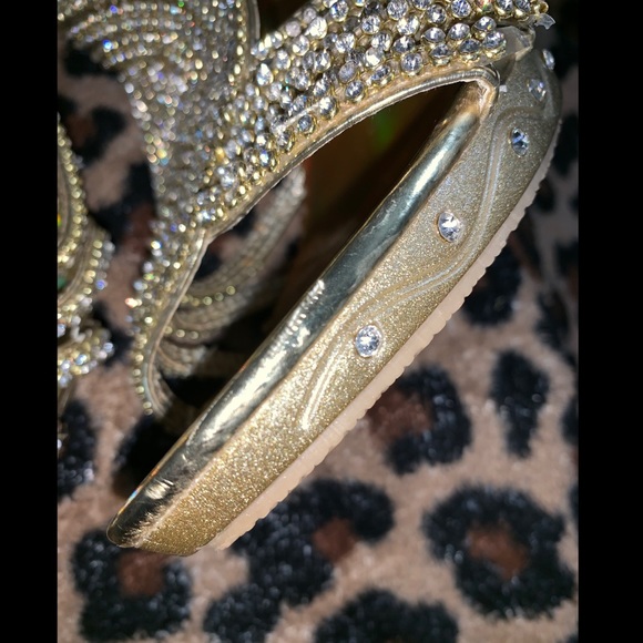 Gold heels - Picture 3 of 3